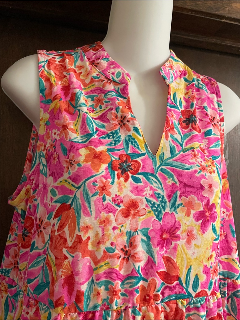 Dear Scarlett Brand Women's Small Fuchsia Floral Tiered Wrinkle Free Dress - Picture 5 of 7